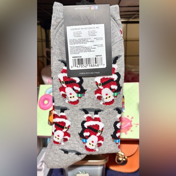 Hot Sox Women’s Santa 🎅 Socks 🧦 - Picture 2 of 3